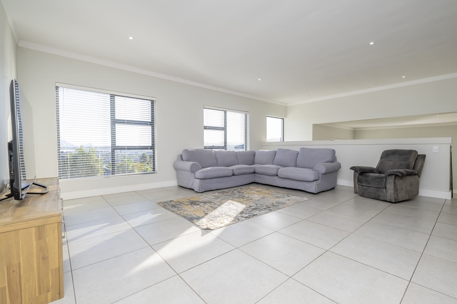 3 Bedroom Property for Sale in Protea Heights Western Cape